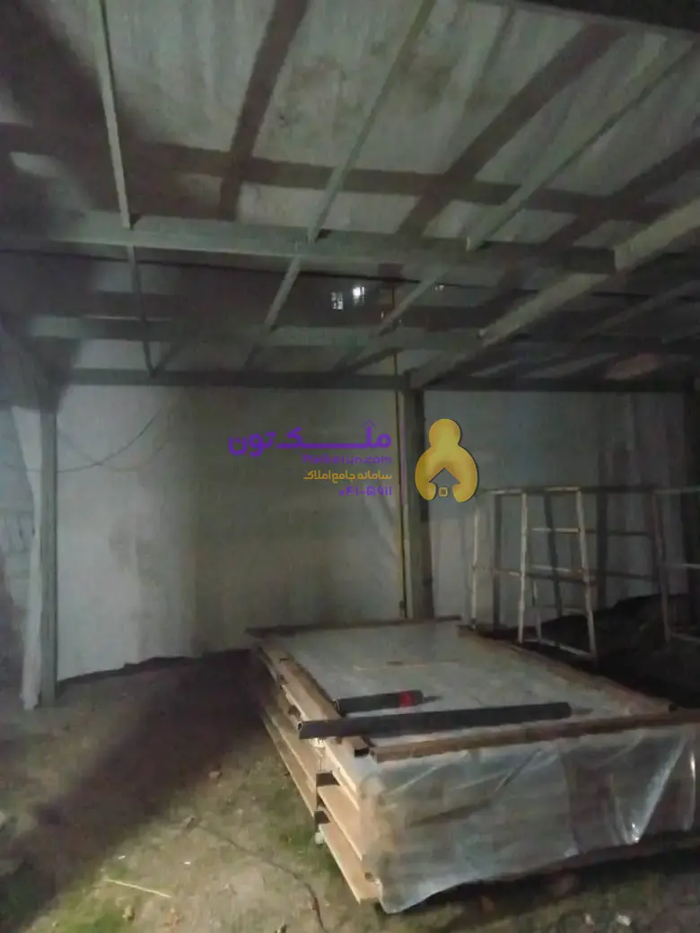 230 متر کلنگی دونبش نیمه کاره