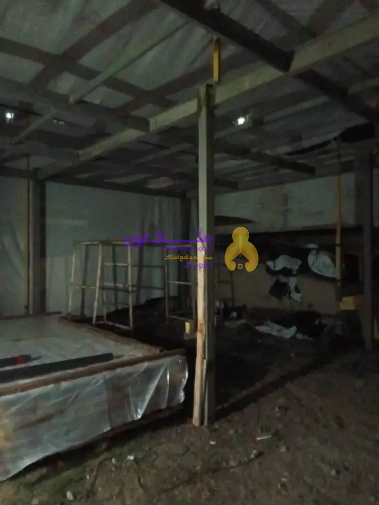 230 متر کلنگی دونبش نیمه کاره