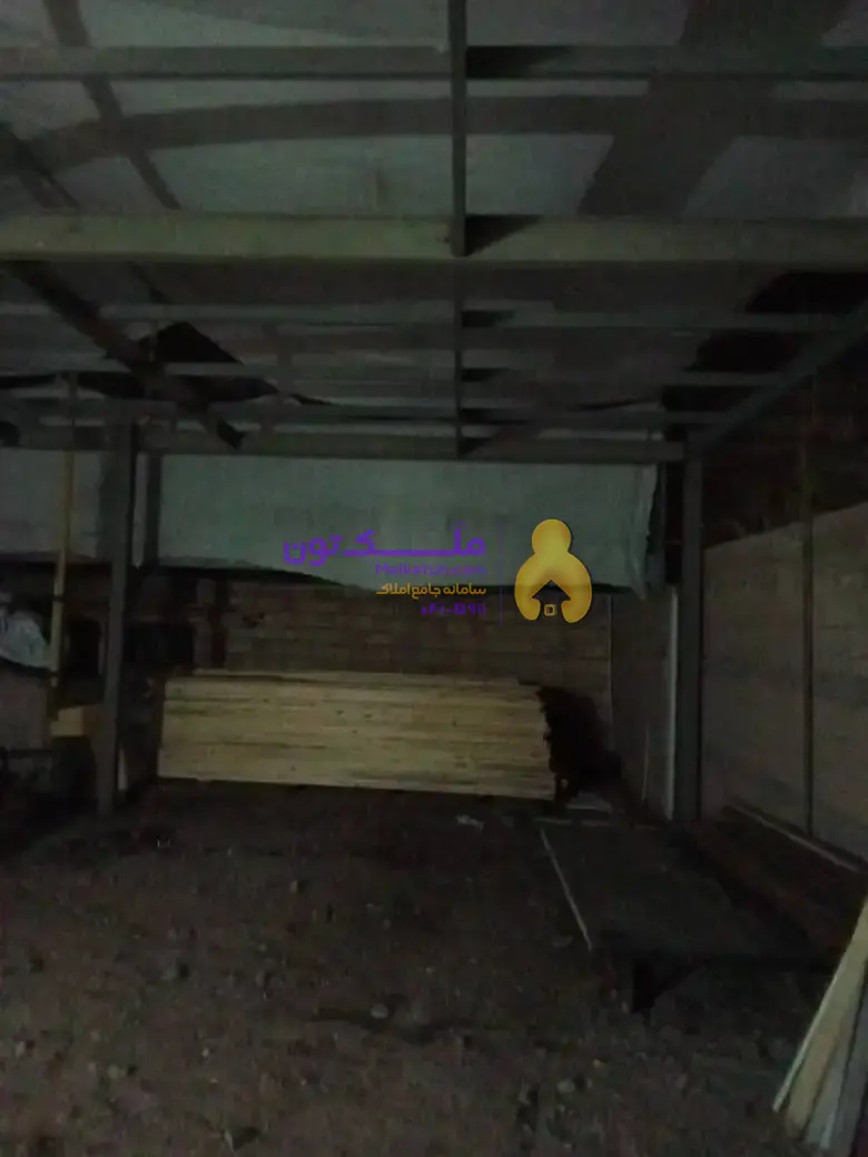 230 متر کلنگی دونبش نیمه کاره