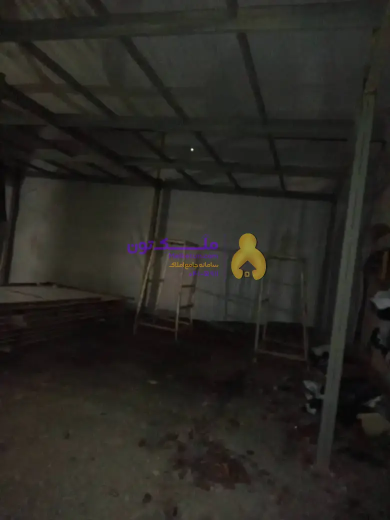 230 متر کلنگی دونبش نیمه کاره