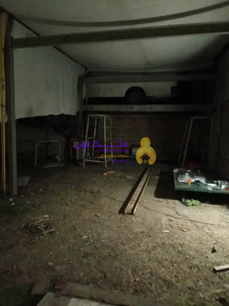 230 متر کلنگی دونبش نیمه کاره