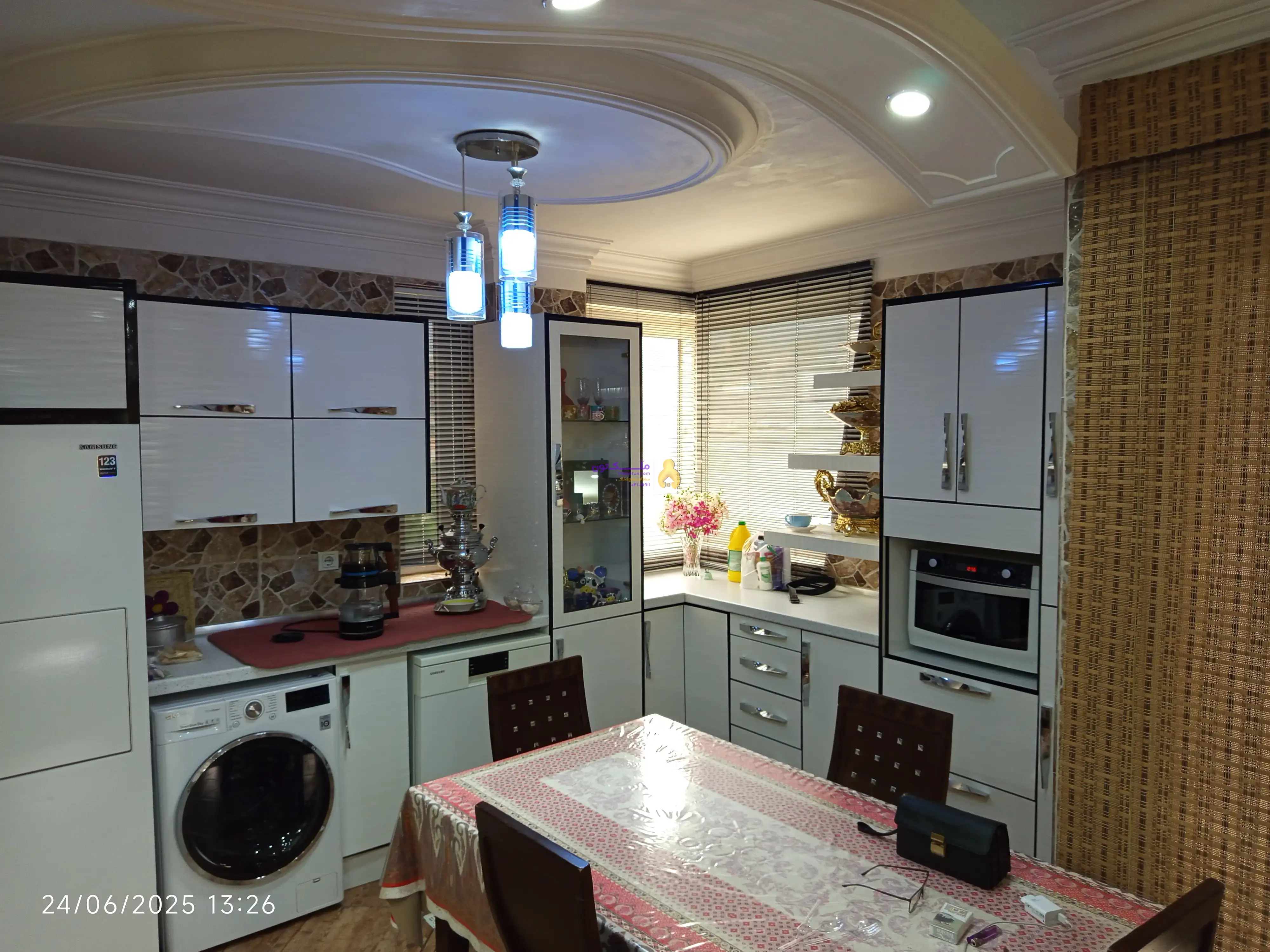 ملک مسکونی و تجاری رستوران فعال در منطقه شیرگاه مازندران