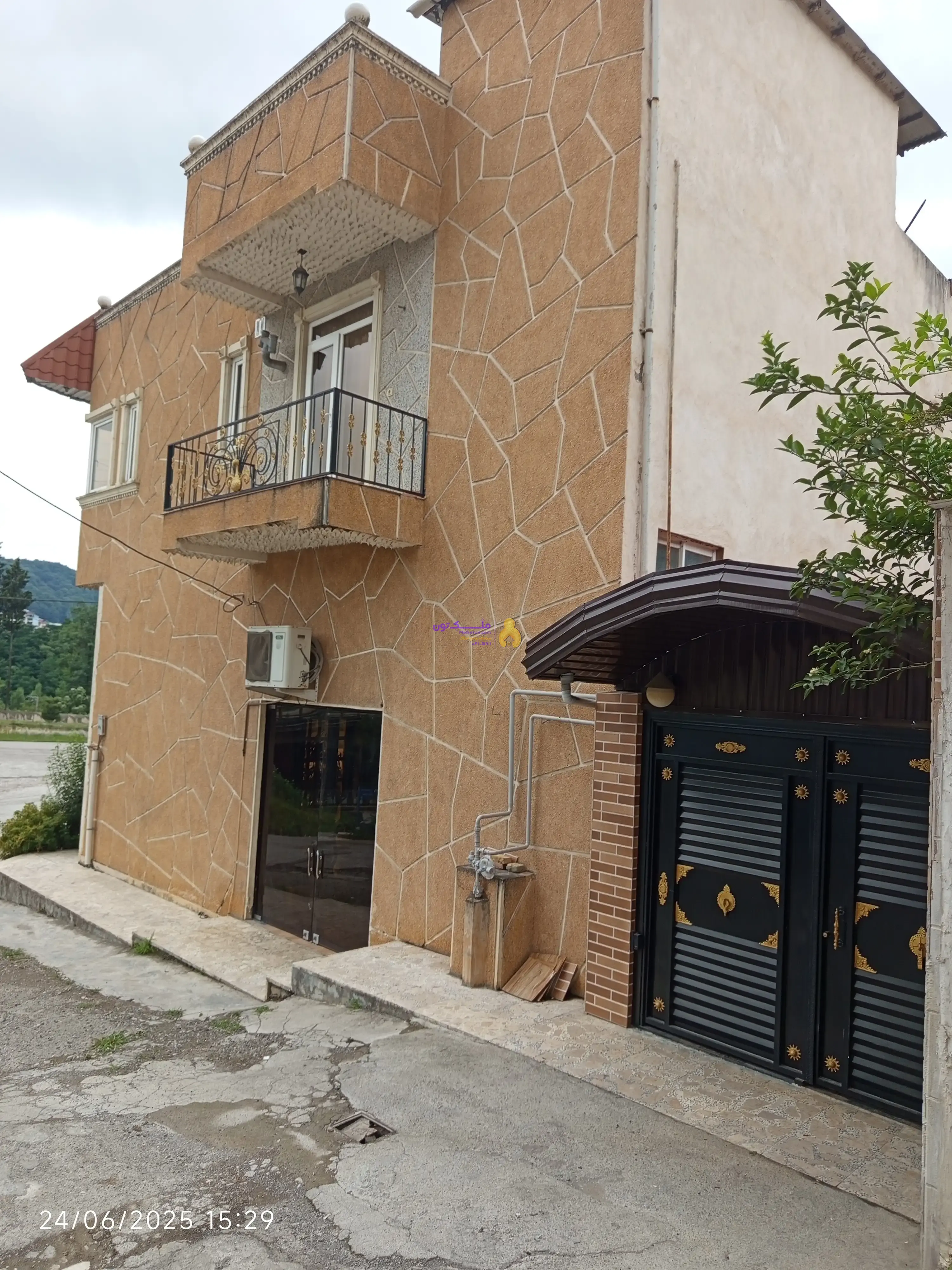 ملک مسکونی و تجاری رستوران فعال در منطقه شیرگاه مازندران