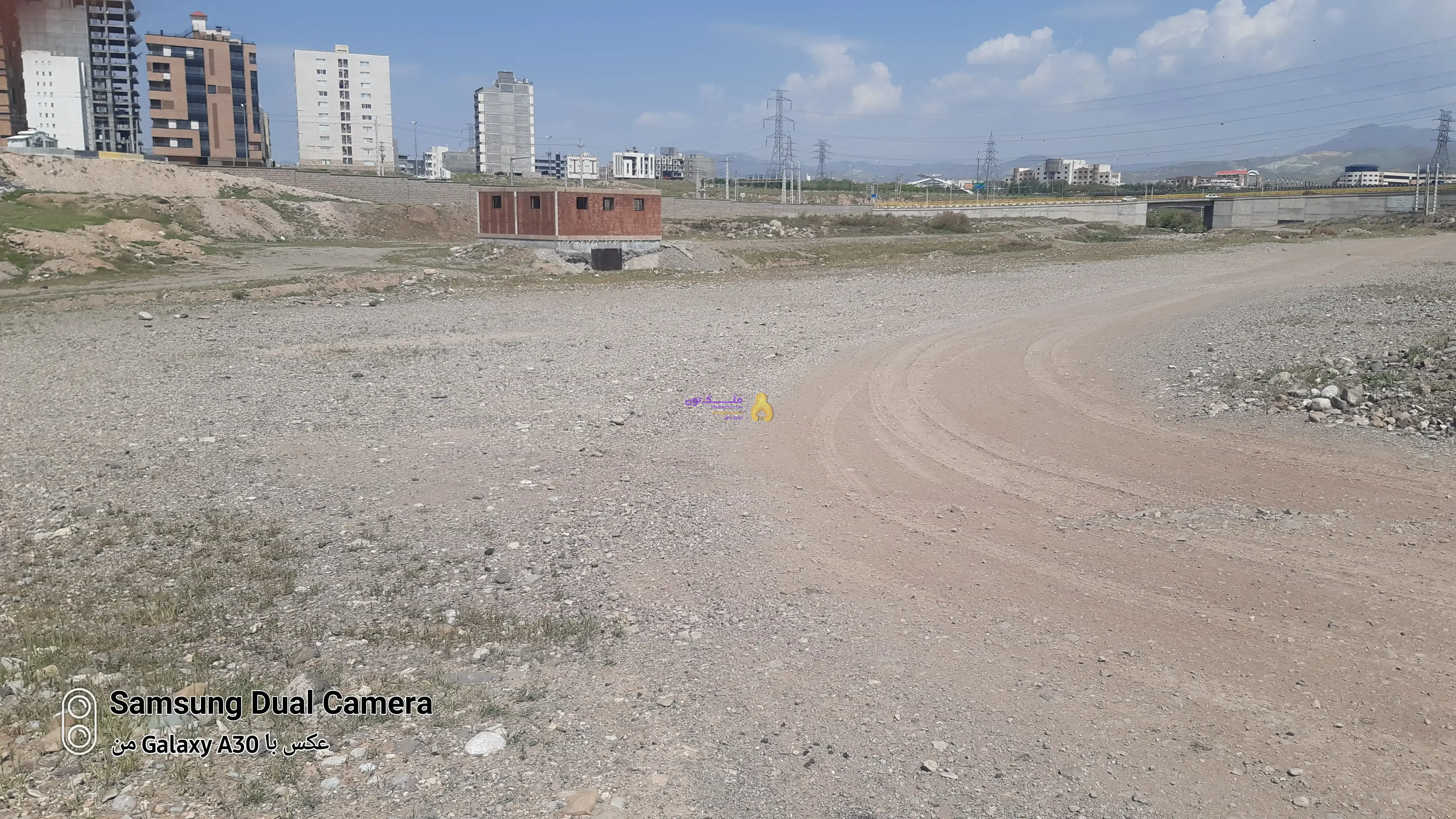 زمین باقر آباد زیر اتوبان قطعه ۳۴
