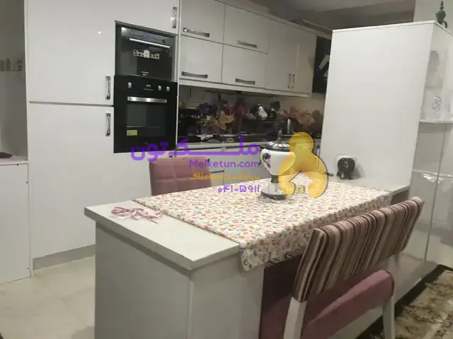 ۸۳ متری نزدیک مترو جشنواره