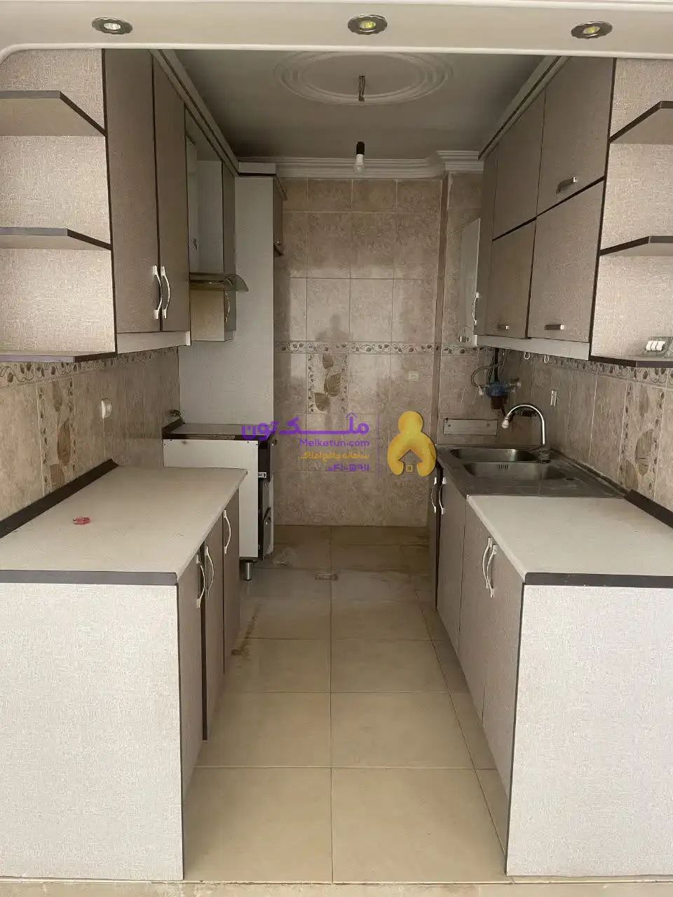 فروش یک واحد آپارتمان مسکونی