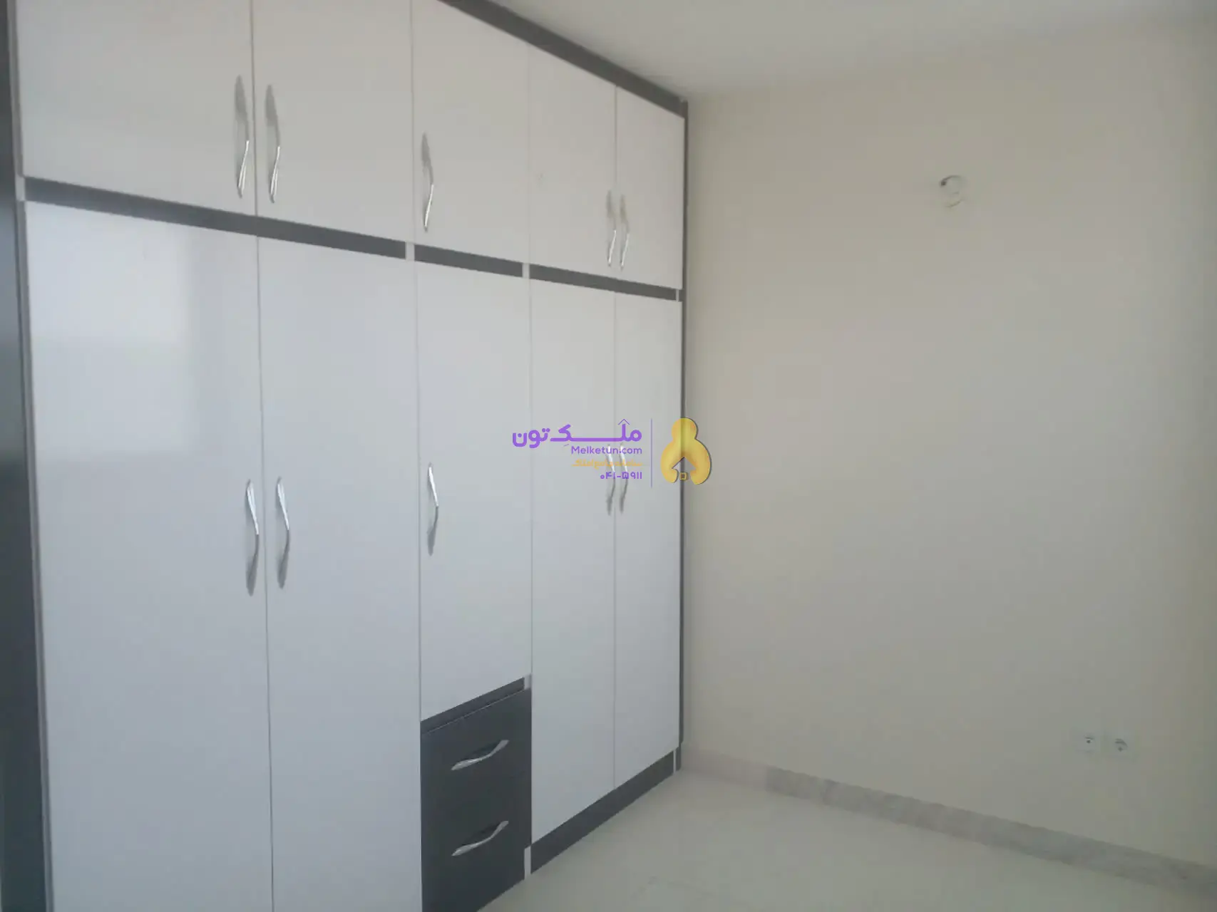 آپارتمان ۱۵۵ متری ۳ نبش سه راه ملک شهر خیابان گلستان ۸میلیارد