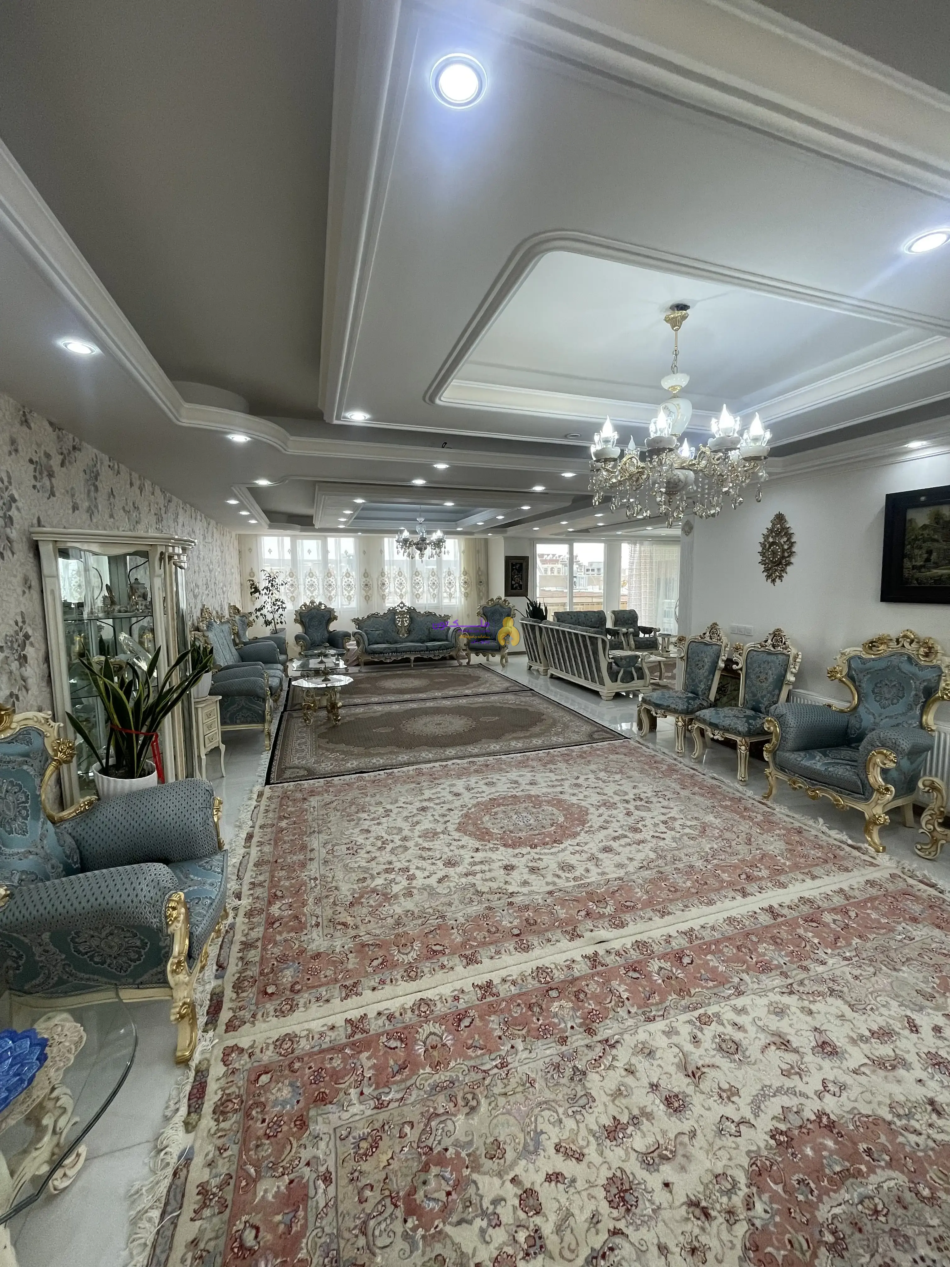 فروش واحد ۲۴۰ مترامام منصور