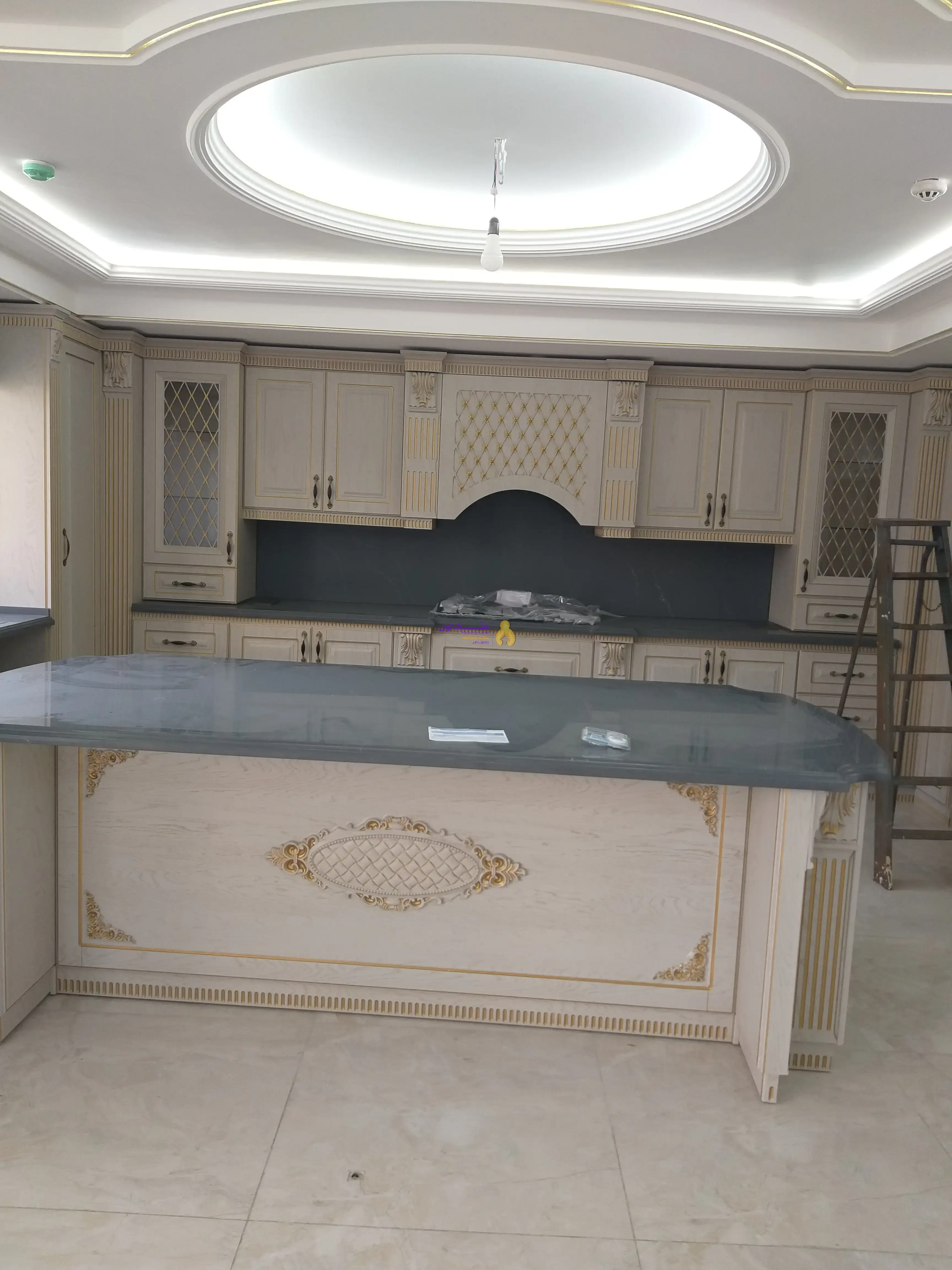 فروش آپارتمان ۲۵۳متر فوق لوکس در کوی سهندائل گلی
