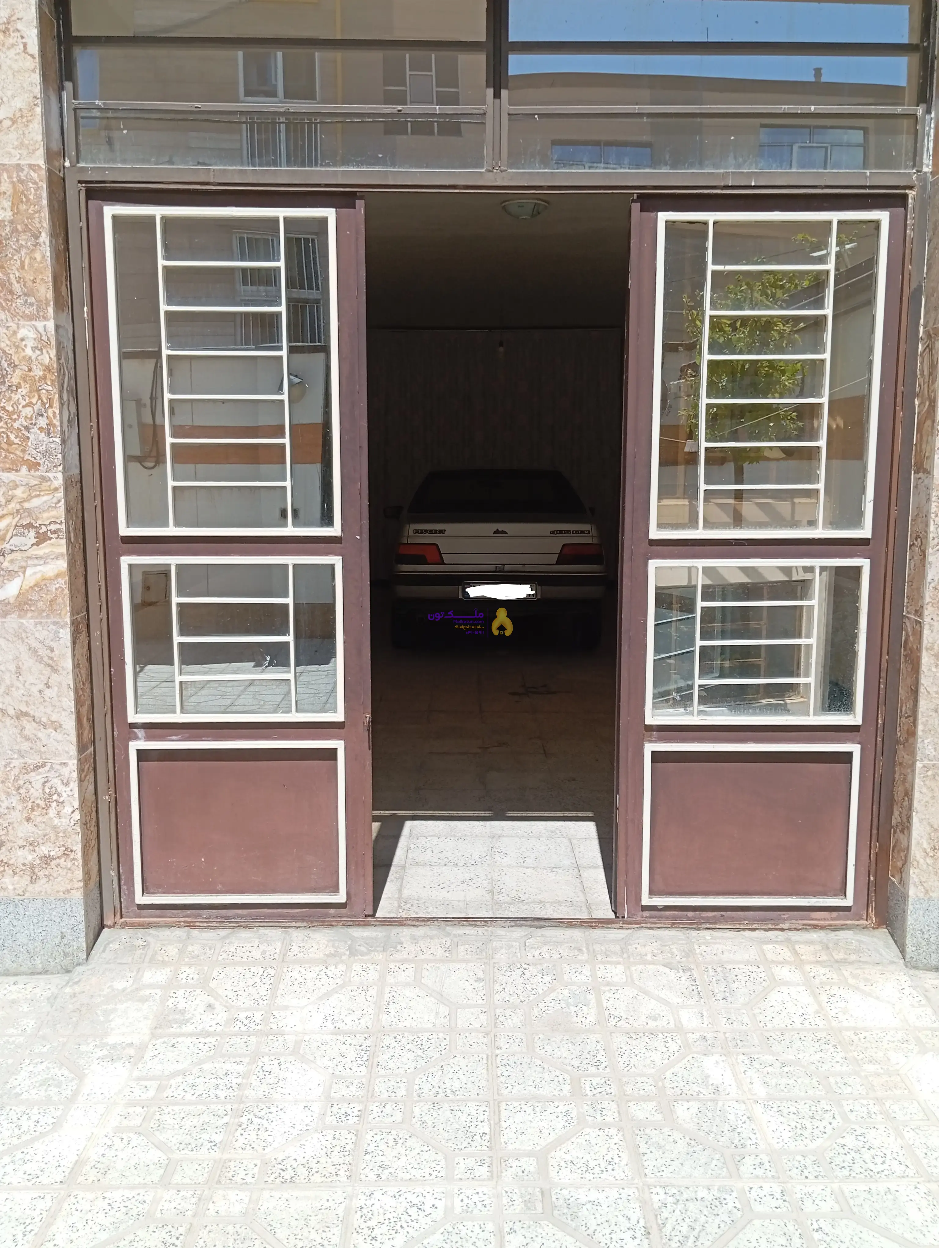 خانه ویلایی سه طبقه در همدان