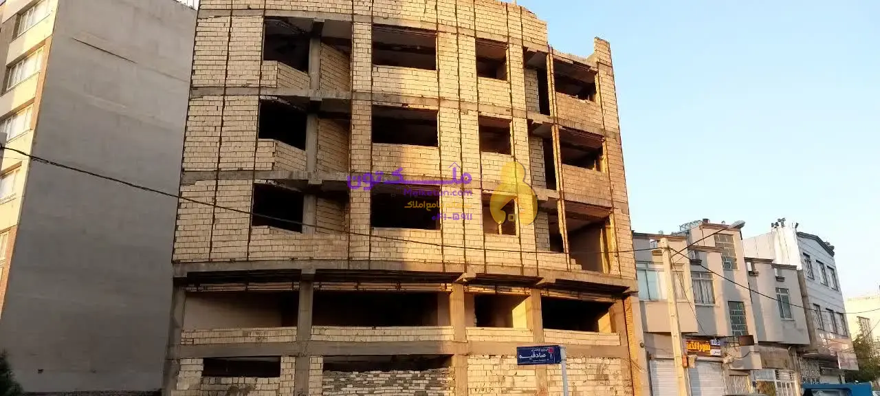 ملک تجاری 120مترمسکونی360متر نیمه کاره