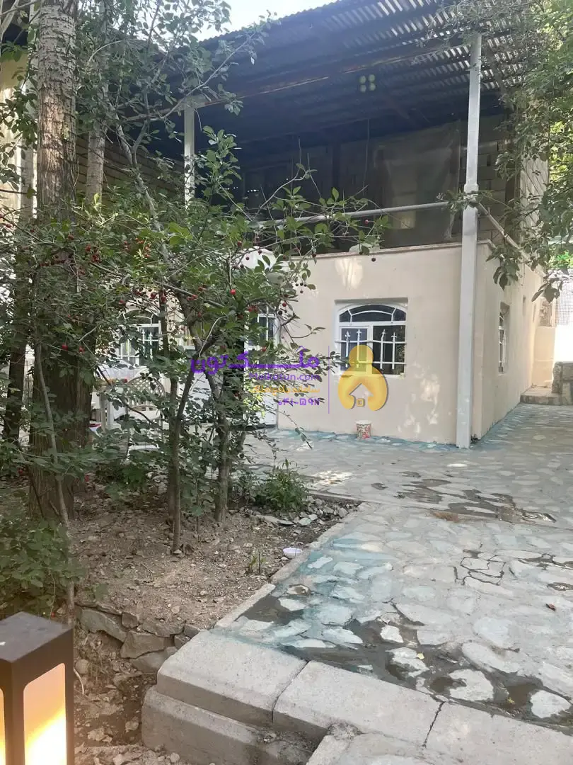 رستوران و زمین به متراژ۲۷۰۰ متر در جاده چالوس