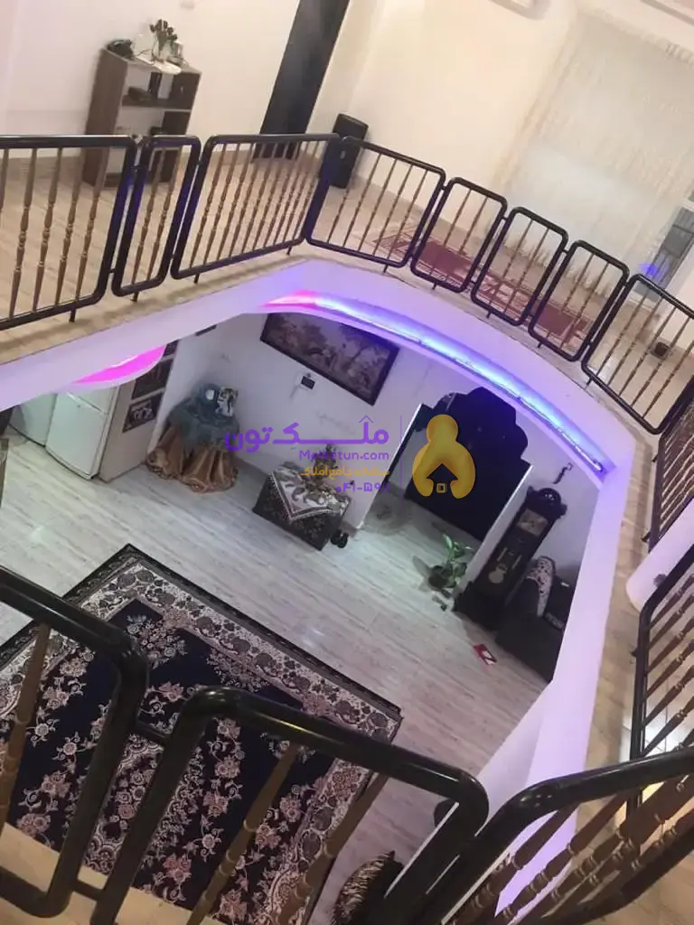 عمارت ویلایی سه طبقه سه بر سه ورودی