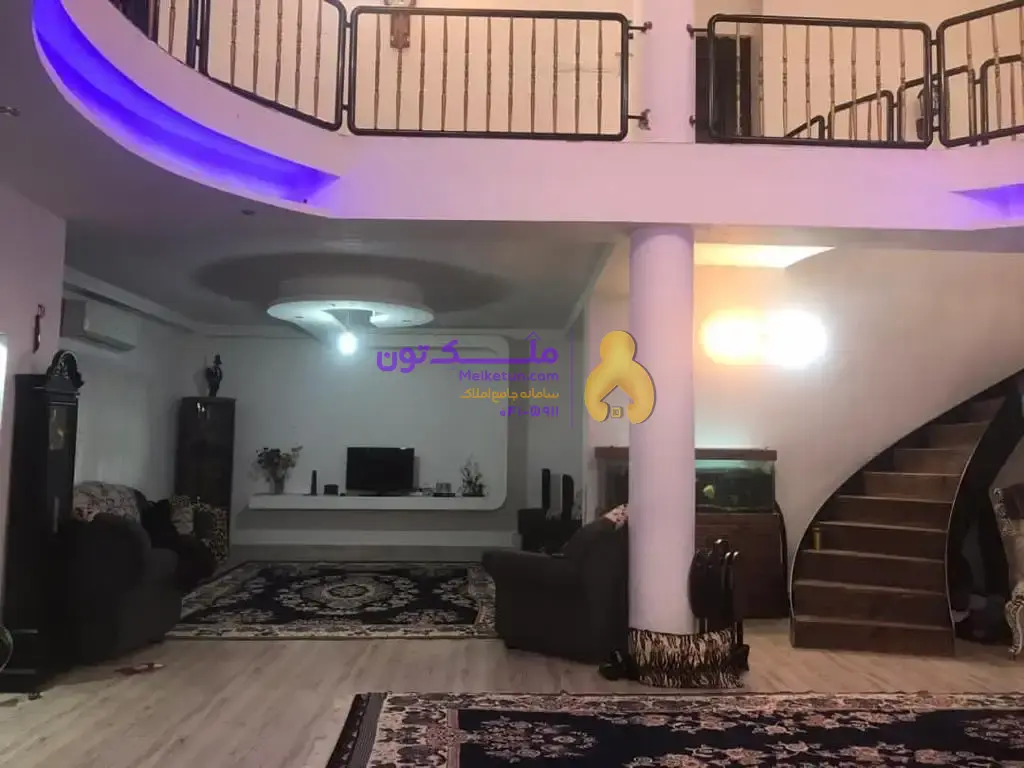 عمارت ویلایی سه طبقه سه بر سه ورودی