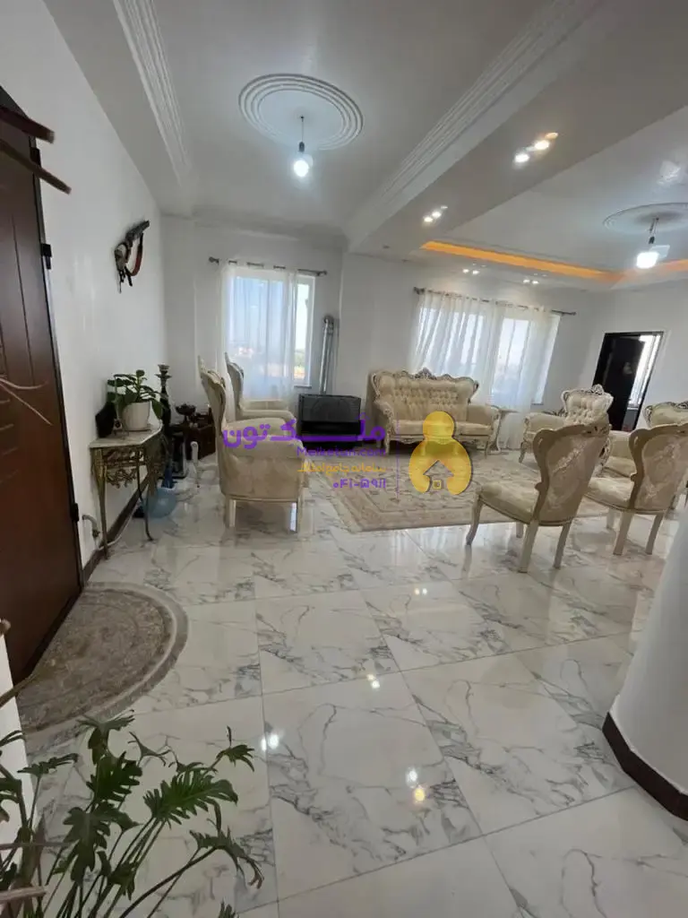 عمارت ویلایی سه طبقه سه بر سه ورودی